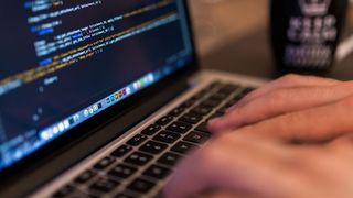 Dell empfiehlt Unternehmen in zehn wichtigen Schritten, wie sie ihre IT-Sicherheit verbessern können. (Bild: Unsplash.com/Negative Space)