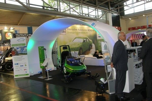 Ein Motorschlitten am Stand des Steirischen Autoclusters ACstyria (Bild: Thomas Kuther)
