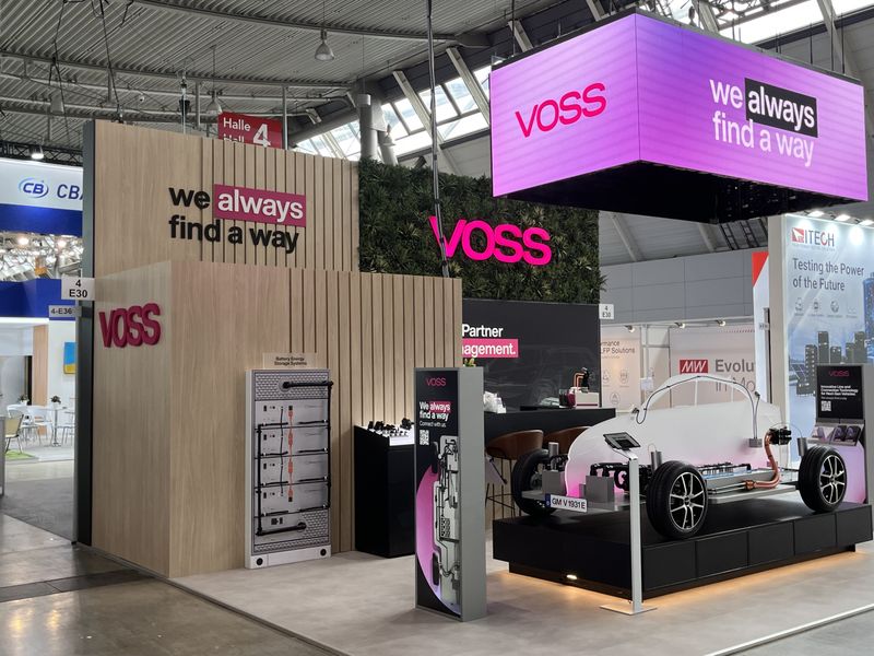 Voss Automotive showcased, among other things, a liquid-cooled charging cable system and a thermal management system in a simulated passenger car application at the dual trade fair EVTech/The Battery Show.(Source:)