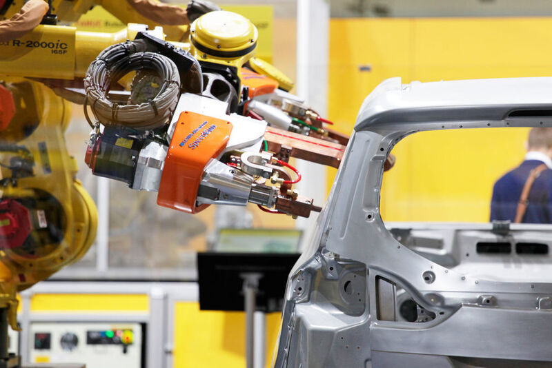 Bis 2020 werden mehr als 1,7 Millionen neue Industrie-Roboter in den Fabriken der Welt installiert.  (Deutsche Messe)