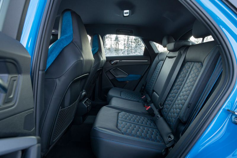 Das Platzangebot ist auch in der zweiten Reihe ordentlich.  (Bild: Audi)