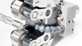 Die Tangentialrollköpfe von Wagner erlauben eine einfache Axialspieleinstellung speziell für die zeitsparende Herstellung von Feingewinden. Bild: Wagner (Archiv: Vogel Business Media)