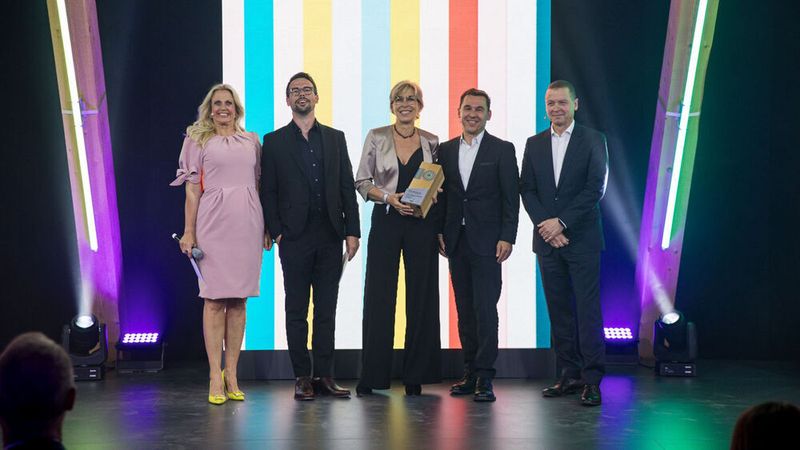 Sieger in der Kategorie „Best in Performance, Größenklasse L“ wurde Fett & Wirtz Automobile. Thomas Grupp, Leiter Aftersales BMW Group Markt Deutschland und Sven Straub, Finanzgeschäftsführer Markt Deutschland gratulierten. (Mini)