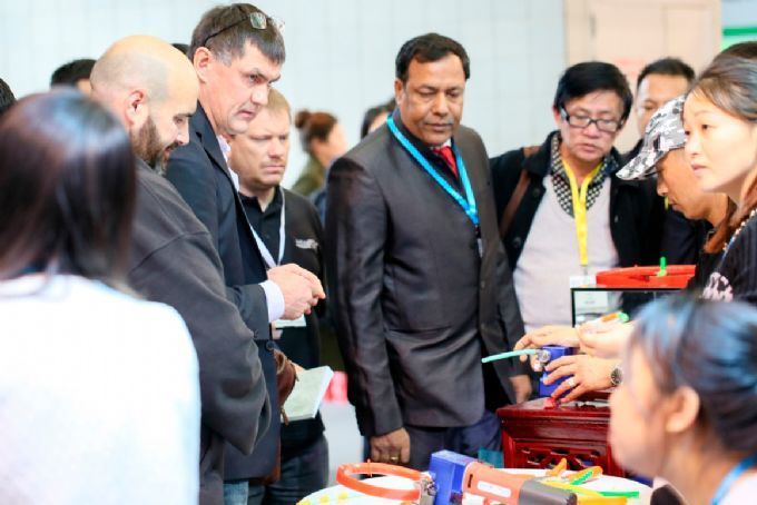 Die Deutsche Messe AG richtet über ihr Gemeinschaftsunternehmen Hannover Milano Fairs Shanghai Ltd. unter anderem die PTC Asia für die Antriebs- und Fluidtechnik aus. (PTC Asia)