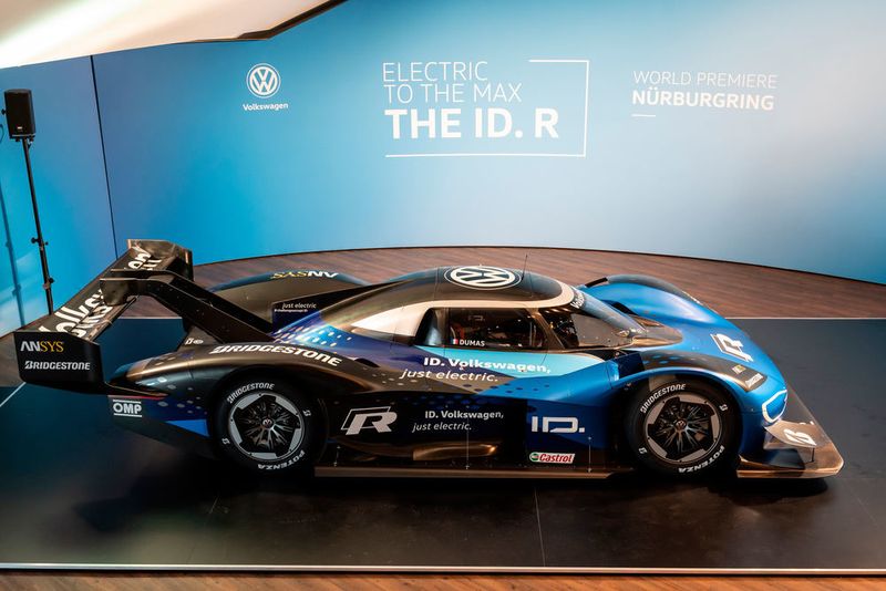 Mit einer neuen Übersetzung klettert die Höchstgeschwindigkeit von 240 auf 270 km/h. (VW)
