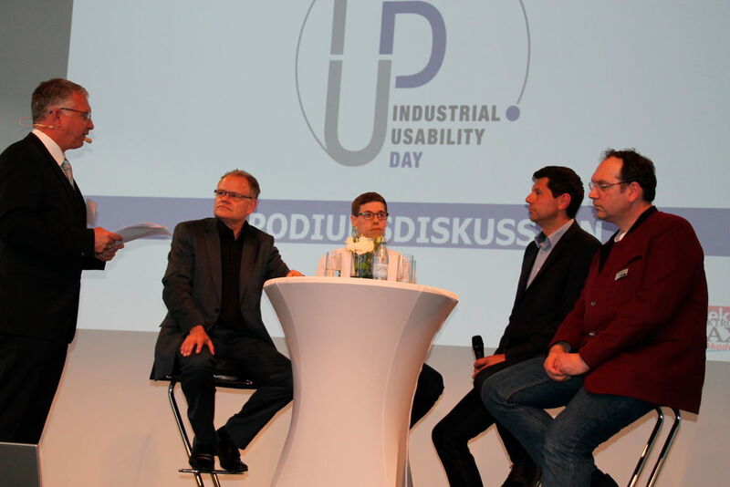 Nach der Mittagspause diskutierten ausgewählte Branchen-Experten bei einer Podiumsdiskussion Usability als Erfolgsfaktor für das Top-Management. (Sariana Kunze/elektrotechnik)