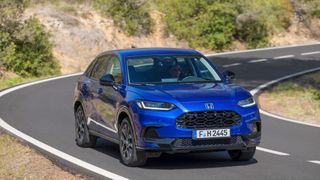 Seit 2023 bietet Honda mit dem ZR-V ein zwischen dem kleinen HR-V und dem CR-V positioniertes SUV-Modell. (Bild: Honda)