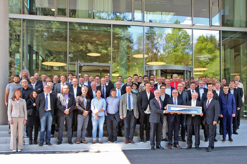 Die J. Schmalz GmbH hat das neue Kommunikationscenter für Besucher und Mitarbeitende offiziell eingeweiht. (Bild: Schmalz)