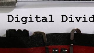 Es gibt eine digitale Kluft am Arbeitsplatz. Veraltete Technik schafft Frust und vergrault Mitarbeiter. (© – ChiccoDodiFC – stock.adobe.com)