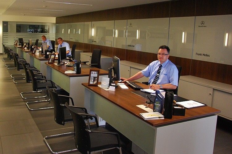 Das moderne und gepflegte Ambiente des Autohauses wird auch an den Plätzen der Serviceberater deutlich. (Foto: Rosenow)