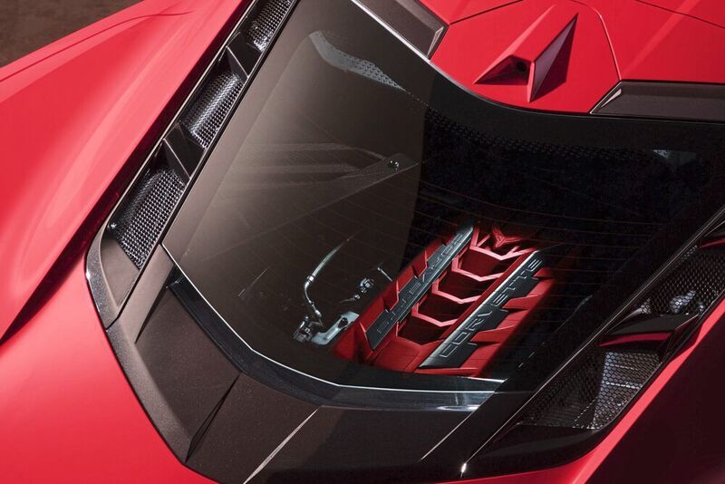 Zeigen was man hat: Dank einer Glasscheibe in der Heckklappe kann man den 6,2-Liter-V8 von außen betrachten. (Chevrolet)