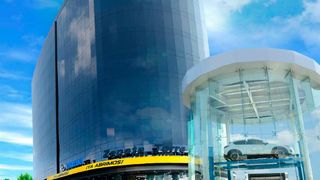 In Mexiko-City besuchten die deutschen Mazda-Händler das jüngste Autohaus der Zapata-Gruppe. (Foto: Zapata)