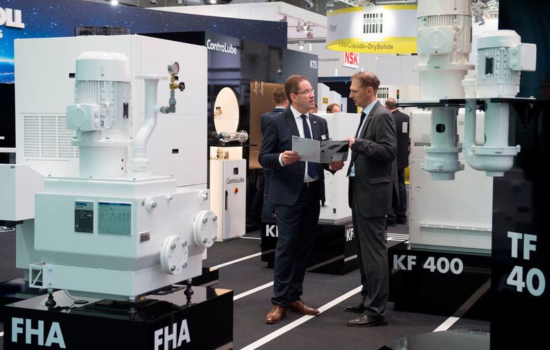 Garant für gute Geschäfte, Schaufenster für den internationalen Markt, Taktgeber für die Zukunft der Produktion – so beschreiben die Aussteller die EMO Hannover 2017. (VDW)