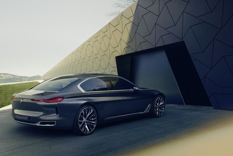 Einen ersten Ausblick auf den nächsten und für Ende 2015/Anfang 2016 angekündigten 7er-BMW oder einen möglichen 9er gibt die „Vision Future Luxury“. (Foto: BMW)