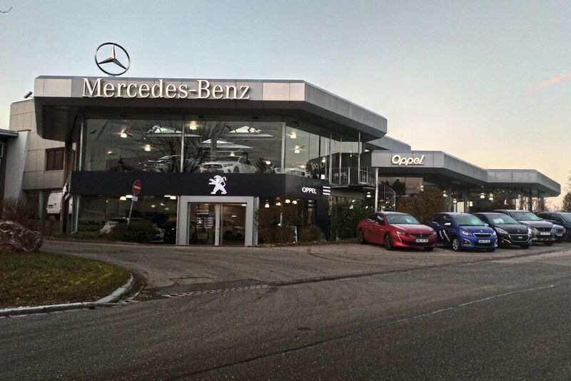 Den Oppel-Stammsitz in Ansbach teilen sich die Marken Peugeot und Mercedes-Benz. (Autohaus Oppel)