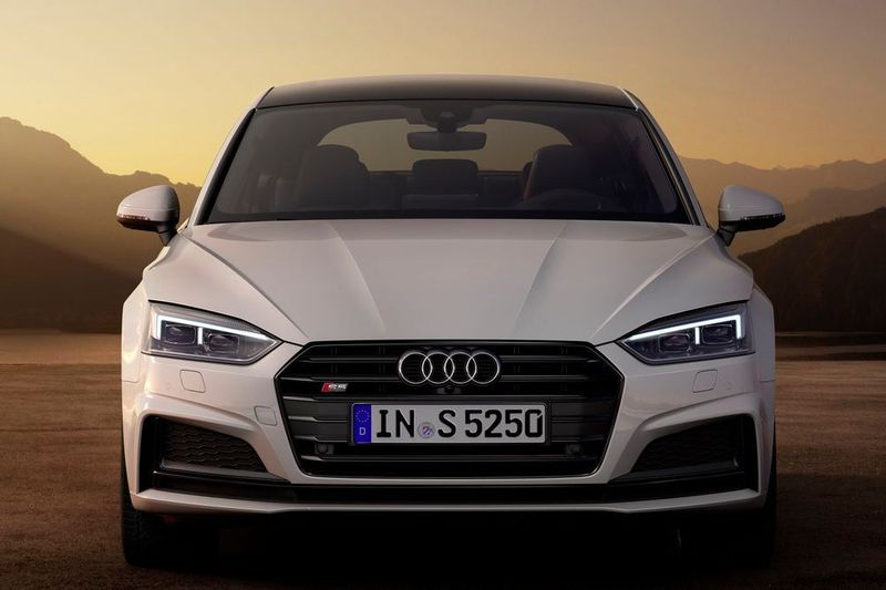 Unterstützt wird der Diesel von einem elektrischen Verdichter und einem Mild-Hybrid-System. (Audi)