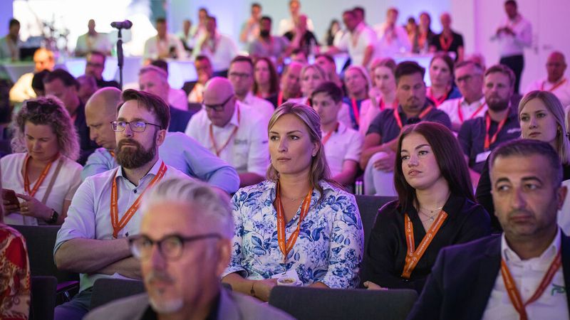 Die Teilnehmer des ersten Kongresstages konnten viele Anregungen und Impulse für ihr operatives und strategisches Geschäft sammeln.  (Bild: Stefan Bausewein)