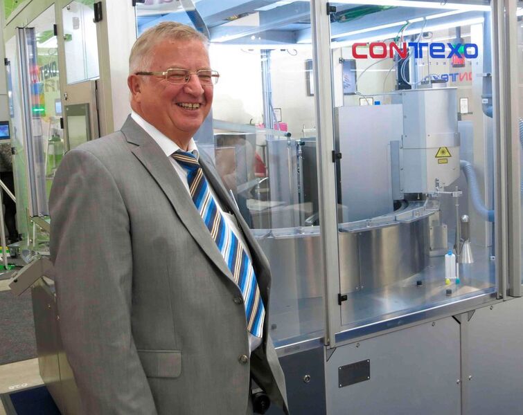 Karl Müller, Gründer von Contexo und heute verantwortlich für den Vertrieb des Spezialisten für individuelle Automatisierungslösungen, erwartet großes Interesse seitens Hersteller medizinische Produkte an der neuen kurvengesteuerten Ringtaktanlage für die Hochleistungsmontage. (Reinhardt)