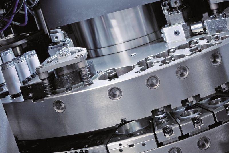 In hochdynamischen Anwendungen gewährleisten die IQ-Produktfamilien dank Schaltfolgen von bis zu 2000 Hz die zuverlässige Detektion von metallischen Objekten und Werkstückträgern auch bei schnellen Geschwindigkeiten. (Bild: Sick)