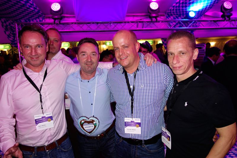 (v. l.) Karl Sube, Kosatec, Joachim Roebe, ActionIT, Florian Wesp und Stephan Waldvogel, Kosatec. (Bild: IT-BUSINESS)