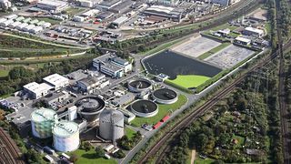 Eine zusätzliche Ausbaustufe der Kläranlage bei Merck in Darmstadt soll den Gewässereintrag von Spurenstoffen weiter minimieren. (Wolfgang R. Weber)