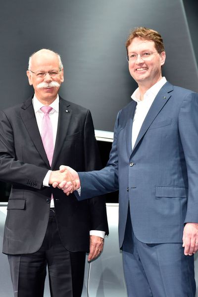 Als Nachfolger von Dieter Zetsche (l.)  in seiner Funktion als Vorstandsvorsitzender von Daimler wurde Ola Källenius neu in den VDA-Vorstand gewählt. (Daimler)