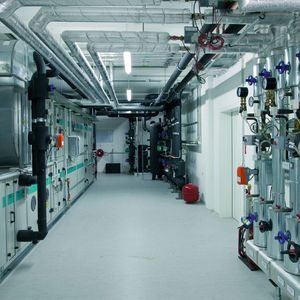 Abb. 2: Lüftung, MSR- und Laborgastechnik wurden beim Laborneubau am Uniklinikum Erlangen exakt für die besonderen Anforderungen eines biomedizinischen Forschungsgeländes ausgelegt.