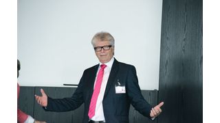 Dr.-Ing. e. h. Friedhelm Loh versteht es, zu überzeugen. Sobald er den Raum betritt, steht er im Mittelpunkt des Interesses. (Reinhold Schäfer)