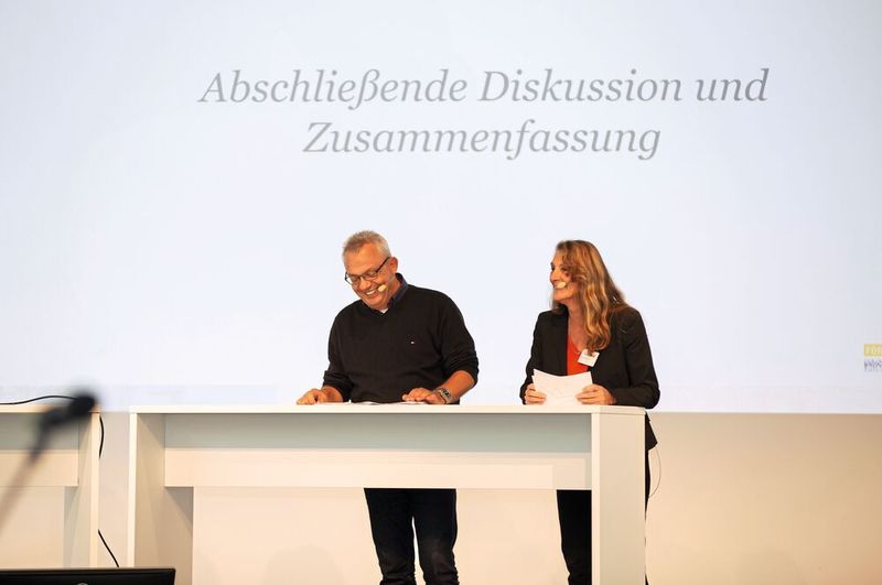 Stoff für Diskussionen auf und Abseits der Bühne. (Bild: Oxana Gruber Photography)