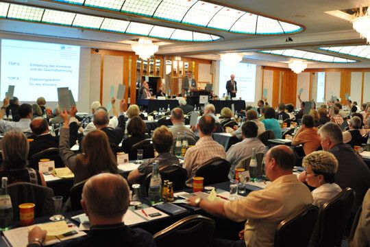 Die anwesenden Händler wählten zwei neue Vorstandsmitglieder. (Foto: Wehner)