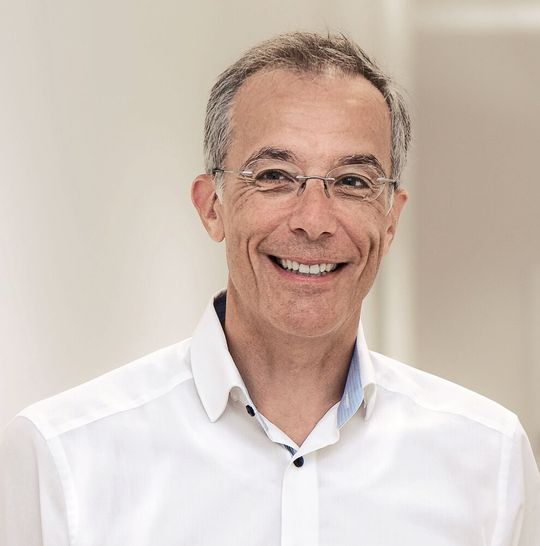 Management buy-out: Im Jahr 2005 übernimmt Dr. Ralf Hasler die damalige Lacon Electronic im Zuge eines management buy-outs und setzt eine konsequente Industrialisierungsstrategie um, die Lacon um mehrere Unternehmen erweitert.(Bild:  Lacon)