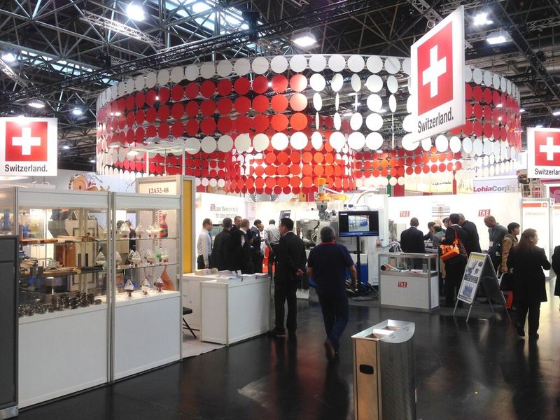 Der Swiss Pavillon auf der Kunststoffmesse in Düsseldorf. (Bild: SMM)