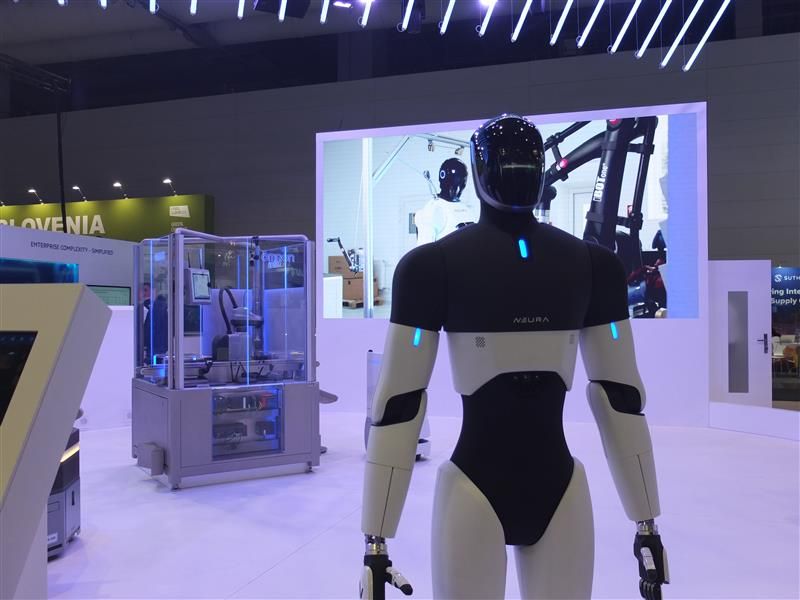 ... und humanoiden Robotern für die Überprüfung und Reparatur von Kugellagern. (Bild: Ute Drescher/VCG)