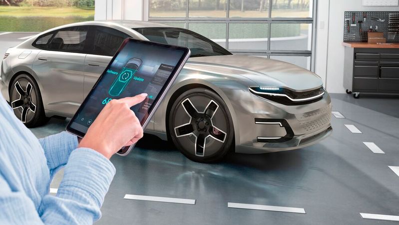Software wird im modernen Auto immer entscheidender.(Bild:  Bosch)