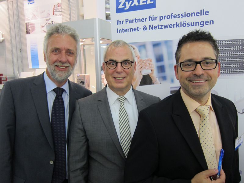 (v. l.) Norbert Neumann, Norbert Roller und Guido Peters, ZyXEL (IT-BUSINESS)