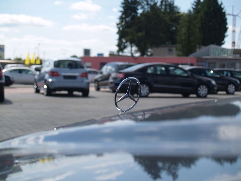 Hirch handelt nicht nur mit Mercedes-Jahreswagen, sie dominieren aber sein Angebot. (Archiv: Vogel Business Media)