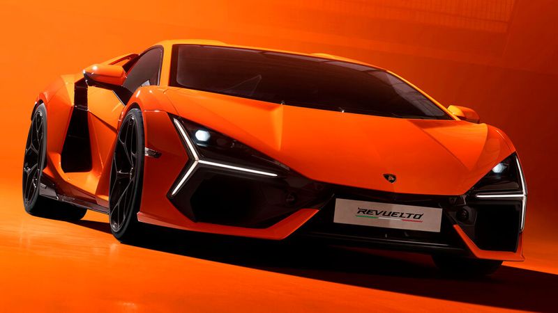 Unter der Carbon-Karosserie steckt ein bislang einmaliges Antriebskonzept. (Bild: Lamborghini)