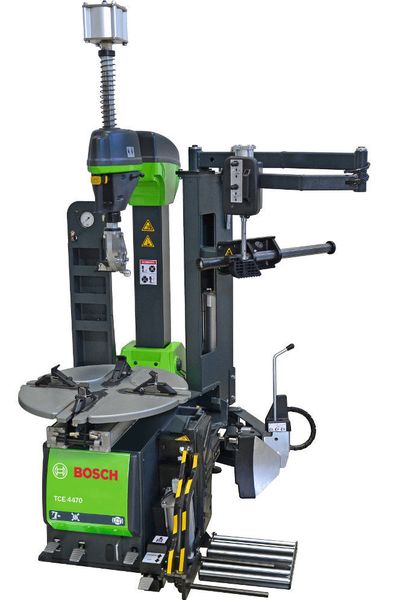 Die Montiermaschine 4470 gibt es auch mit dem Montagekopf TLL 130 für die hebellose Montage. (Foto: Bosch)