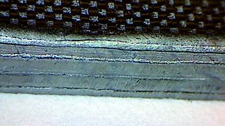 Bei der Konturbearbeitung trumpft der Laser mit ähnlichen Vorteilen auf wie in der Metallbearbeitung. Jedoch stellt die Inhomogenität von FVK die Lasertechnik vor Herausforderungen. Dennoch ist qualitativ hochwertiges Schneiden möglich, etwa bei Organoblechen. (Bild: Trumpf)