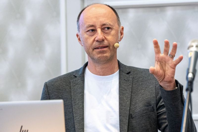 Gerhard Keller von Google Cloud riet dazu, „echte Data Scientists auch an der operativen Front einzusetzen und nicht nur in Stabsstellen“. (Bild: Dominik Böhm - Fotokumpel)