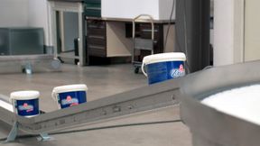Für eine Förderstrecke für Mozzarella-Verpackungen verwendet Zott das Kettenfördersystem Varioflow Plus von Bosch Rexroth mit Komponenten aus Edelstahl.  (Bild: Heldele Automation )