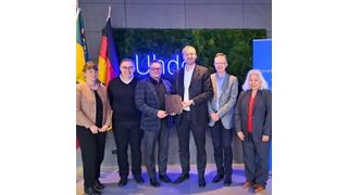 Die Verantwortlichen von Thyssenkrupp Uhde und Genesis Fertilizers beim Vertragsabschluss (Bild: Thyssenkrupp Uhde)