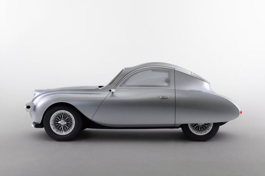 Kyocera hat nach einem sportlichen Roadster nun ein weiteres Konzeptfahrzeug namens Moeye vorgestellt.(Bild:  Kyocera)