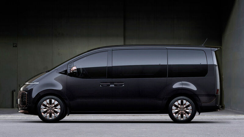 Der Staria soll Multivan & Co. künftig Konkurrenz machen. (Hyundai)