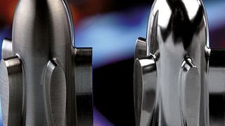 Komponente des Herzunterstützungssystems Incor im Ausgangs- und im laserpolierten Zustand. Die Bearbeitungsdauer beträgt rund 2 min, eine konventionelle Politur nimmt bis zu 3 h in Anspruch. Bild: ILT/Berlin Heart (Archiv: Vogel Business Media)