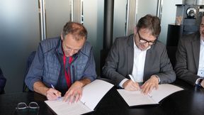 Von links: Roger Filliger (BFH, Leiter Departement Technik und Informatik ad interim), René Dönni (BAKOM, stellvertretender Direktor)  (Bild: Bundesamt für Kommunikation)