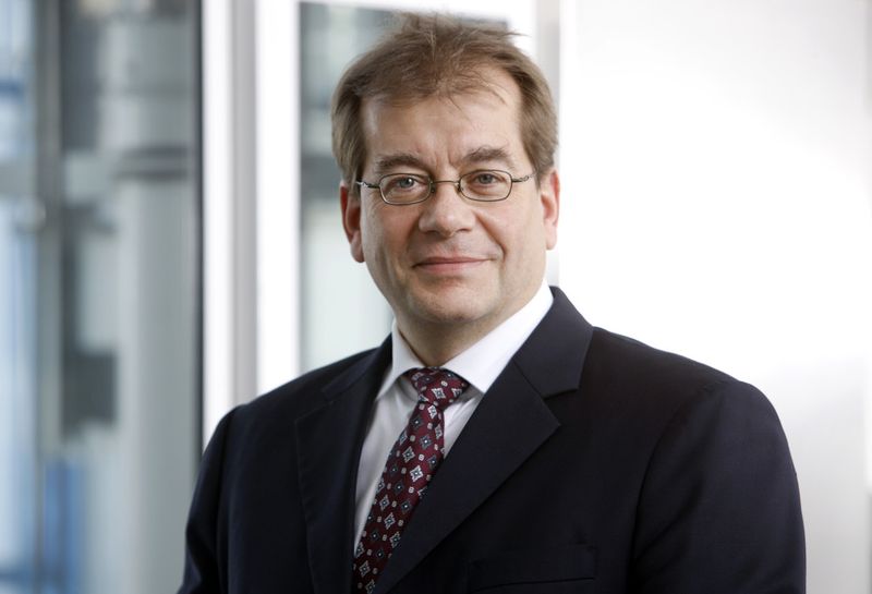 „Das 1989 in Kraft getretene Montrealer-Protokoll verschärfte die Anforderungen in der Klimatisierungsbranche. Das internationale Umweltabkommen untersagt die Verwendung von Fluorchlorkohlenwasserstoffen“, sagt Nils-Peter Halm, Chief Technical Officer der Pfannenberg Group Holding GmbH. Das Protokoll wirkt: Die Ozonschicht beginnt, sich langsam zu erholen, das zeigen jüngste Forschungsergebnisse. (Bild: Pfannenberg)