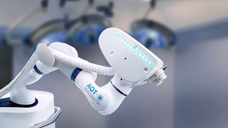 Das Schweizer Start-up AOT ist mit seinem System Carlo (Cold Ablation, Robot-guided Laser Ostetome) auf dem besten Weg zur Marktreife. (Kuka)