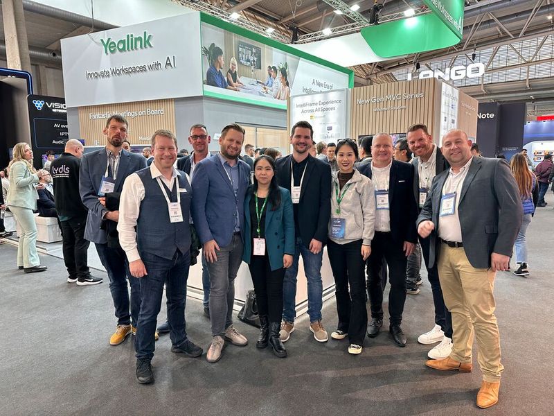 Das internationale Littlebit Team mit Maggie Liu (l.) und Marie Wong (Yealink). (Bild: Vogel IT-Medien GmbH)