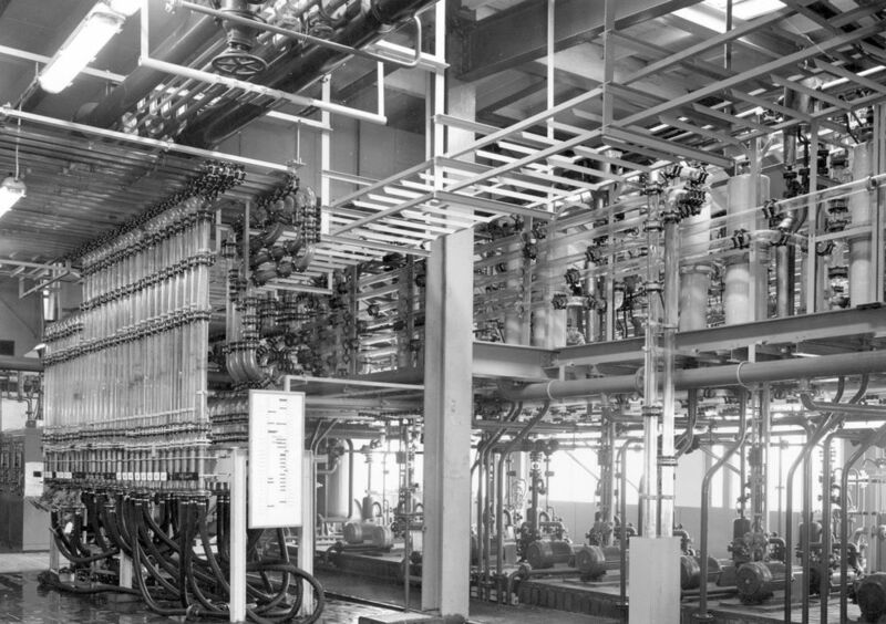 Innenansicht des Zetos aus dem Jahr 1970: Vakuumverteilerbahnhof (Bayer AG)